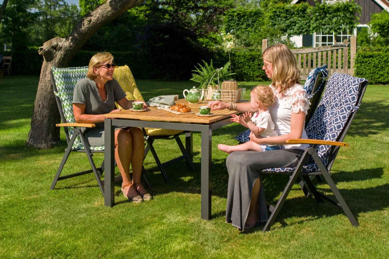 Clearance Alice Klappstuhl, xerix/schwarz, Alu/4x4 Textilen, mit Teak-Armlehnen Gartenstühle & Gartensessel