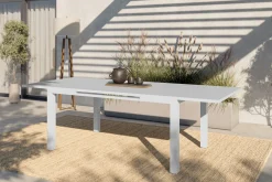 Clearance Garten-Essgruppe mit 6 Stapelstühlen, weiß/hellgrau, Alu/Textilene, Ausziehtisch mit Glasplatte 180/240 x 100 cm Garten-Essgruppen|Aluminium-Gartenmöbel