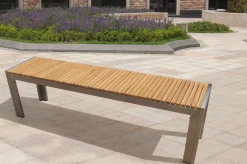 Sale Bank aus Edelstahl/Teakholz, 160x38x45cm, FSC®-zertifiziertes Produkt Gartenbänke & Gartensofas