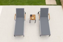 Best 2er-Set Sonnenliegen, taupe, Edelstahl/Textilene, 195 x 74 cm, mit Beistelltisch 45 x 45 cm, FSC®-zertifiziertes Produkt Gartenliegen