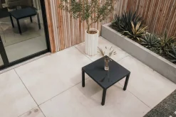 Online Rocking Dining Tisch, grau/braun-meliert, Polyrattan, 90 x 90 cm, Glasplatte in Steinoptik Gartentische|Polyrattan-Gartenmöbel