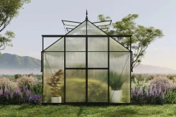 Discount Verde Premium Gewächshaus, schwarzer Rahmen, Aluminium pulverbeschichtet mit Polycarbonat 6 mm und Stahlrahmen, 486 x 243 x 240 cm, 4 Fenster, Schiebetür Gewächshaus|Aluminium-Gartenmöbel