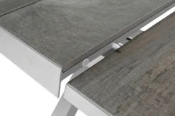 Outlet Sincro/Velia Garten-Essgruppe für 6 Personen, matt weiß-grau/washed grey, Alu/Ranotex, ausziehbare Tischplatte aus Keramik, stapelbare Stühle Aluminium-Gartenmöbel