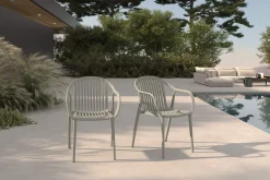 Hot Pico Curve Balkon-Set, grau, Kunststoff, Tisch Ø 70 cm und 2 Stapelsessel, UV- und wetterfest Balkonmöbel-Set