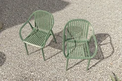 Hot Pico Curve Stapelsessel 2er-Set, pestogrün, Kunststoff, 56,5 x 59,5 x 83 cm, stapelbar, UV-beständig Gartenstühle & Gartensessel