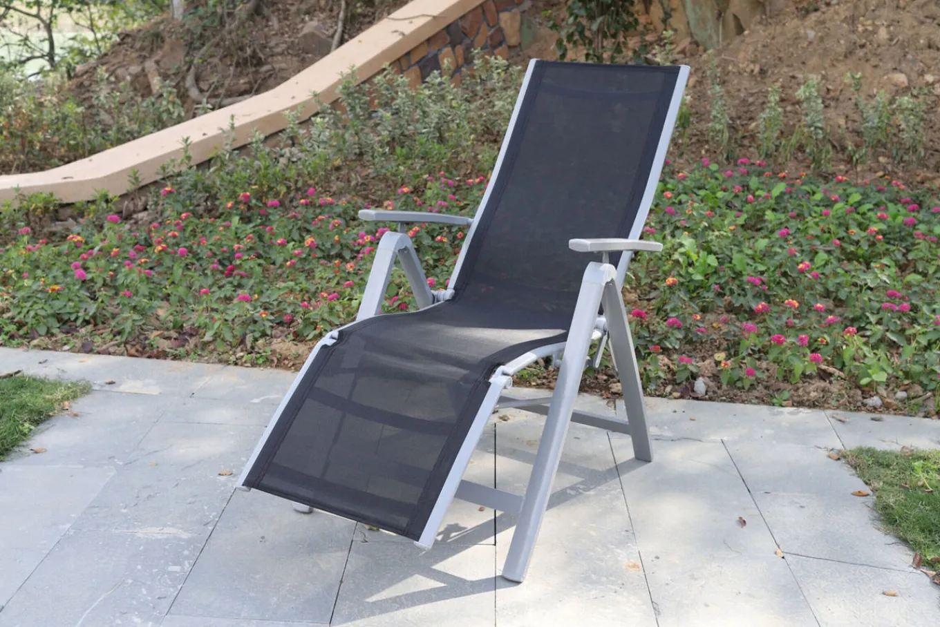 Sylvania Relaxsessel, silber/schwarz, Alu/Textilene, 67 x 58 x 110 cm, klappbar Aluminium-Gartenmöbel|Gartenstühle & Gartensessel